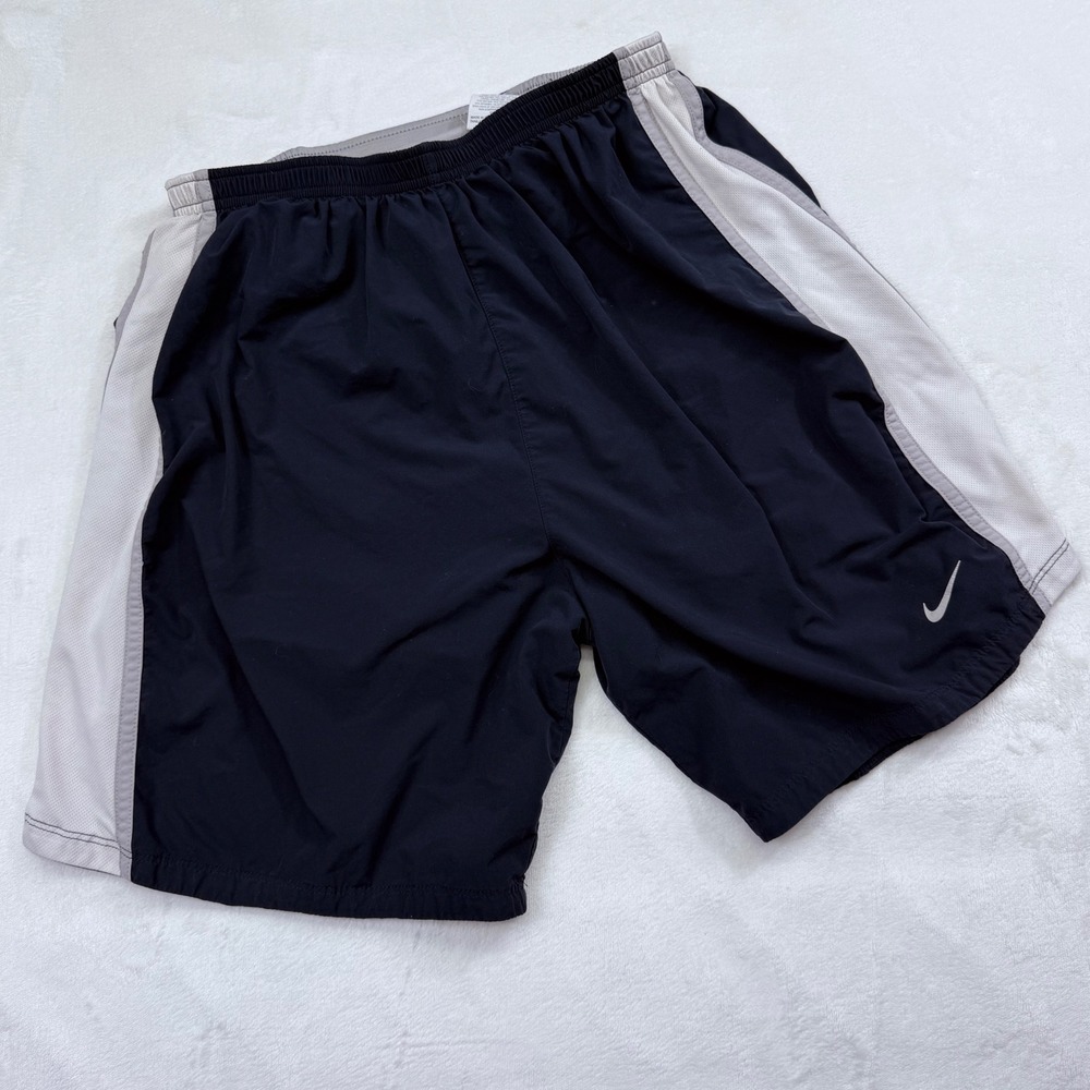 Nike Dri-FIT Mens Running Shorts Black Grey Zipper Pocket Size Medium 7" inseam